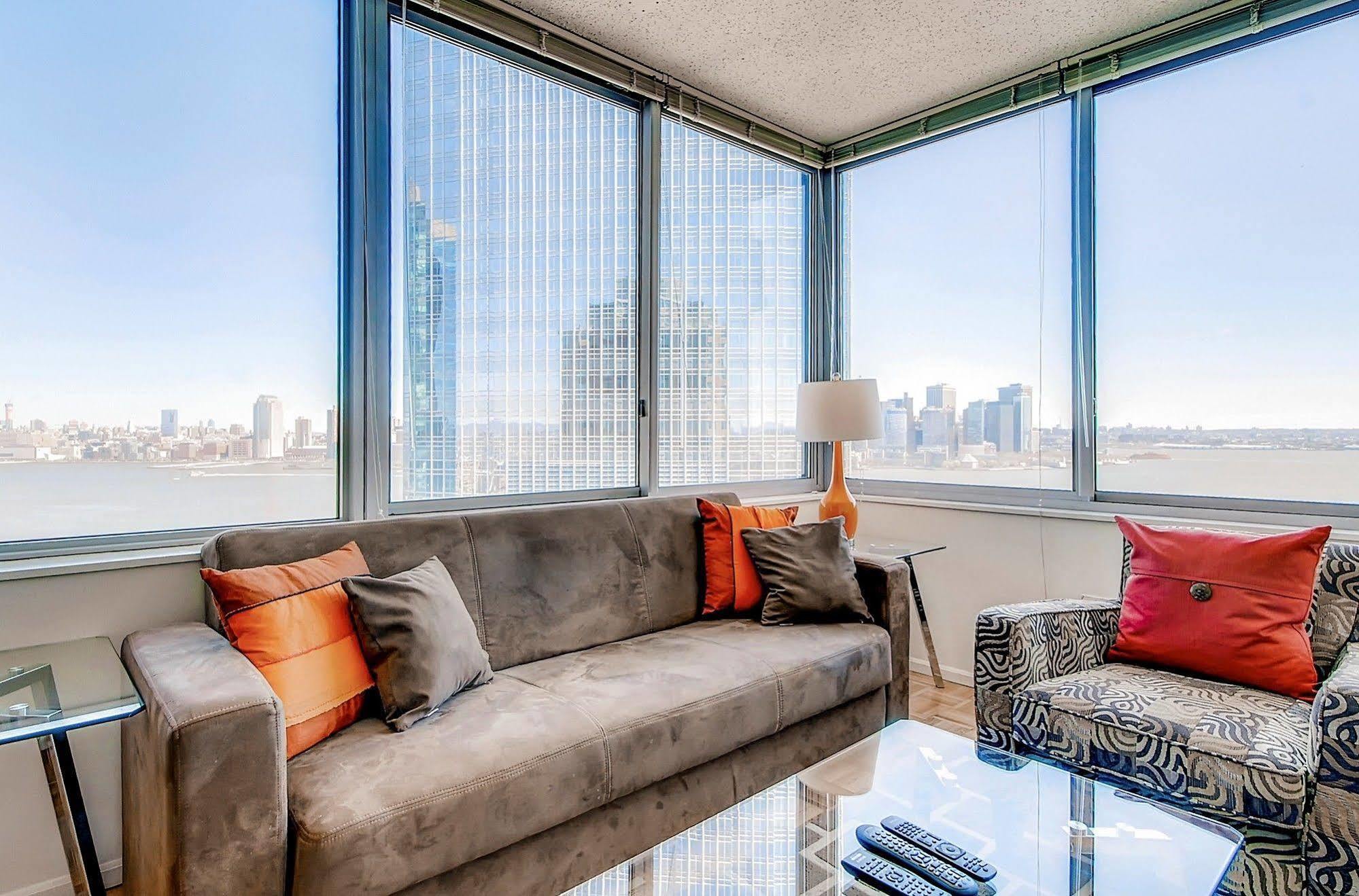 Global Luxury Suites At Exchange 저지시티 외부 사진